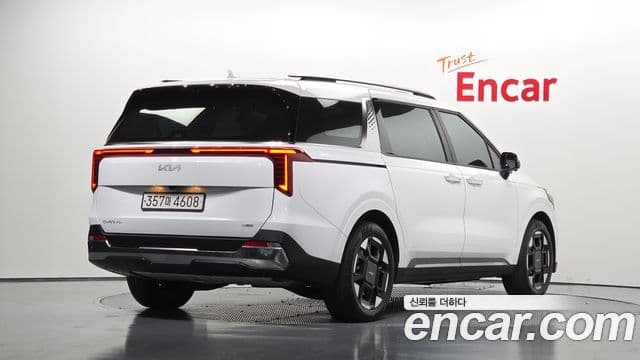 Kia Carnival 2024 — Фото 2/20