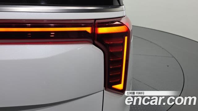 Kia Carnival 2024 — ფოტო 13/39