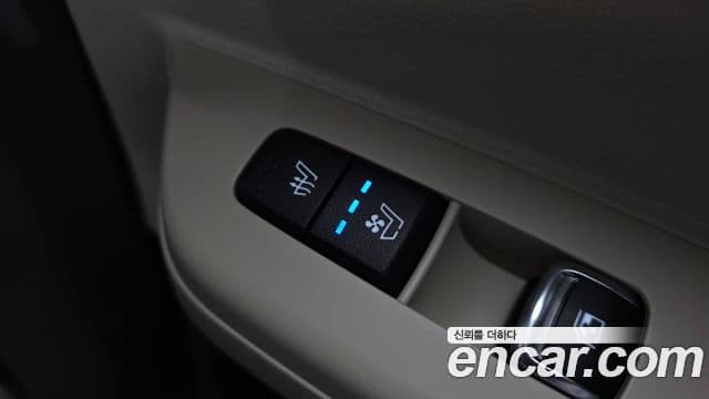 Kia Carnival 2024 — ფოტო 35/39