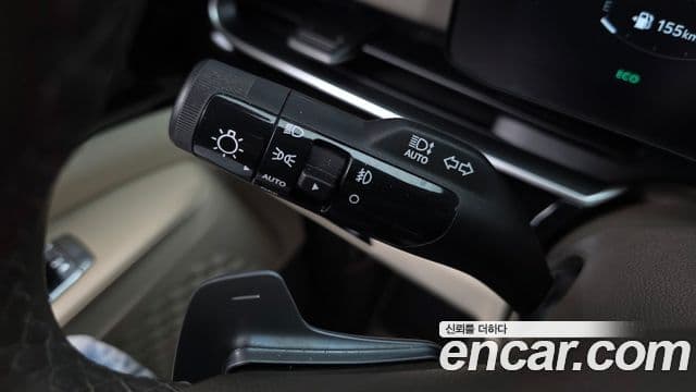 Kia Carnival 2024 — ფოტო 33/39