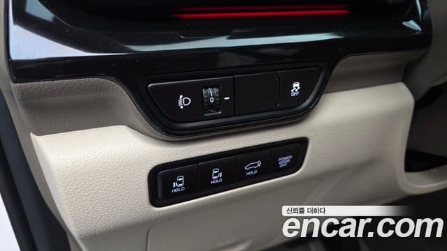 Kia Carnival 2024 — ფოტო 17/39