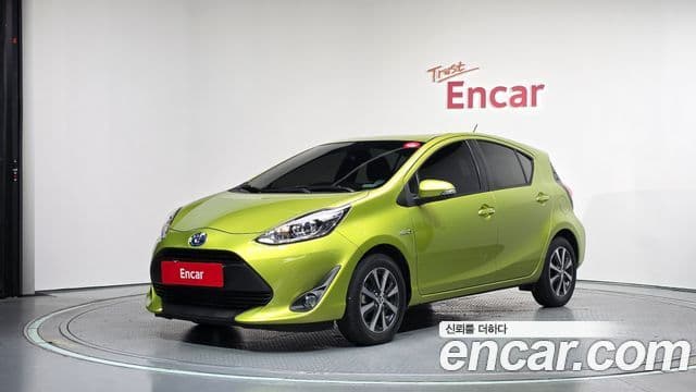 Toyota Prius C 2018 — Şəkil 5/30