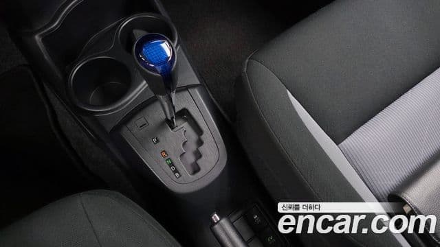 Toyota Prius C 2018 — Şəkil 22/30