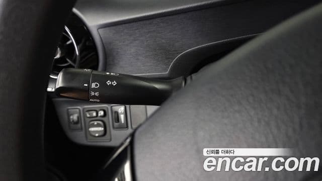 Toyota Prius C 2018 — Şəkil 3/30