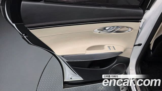 Genesis GV70 2023 — Şəkil 26/36