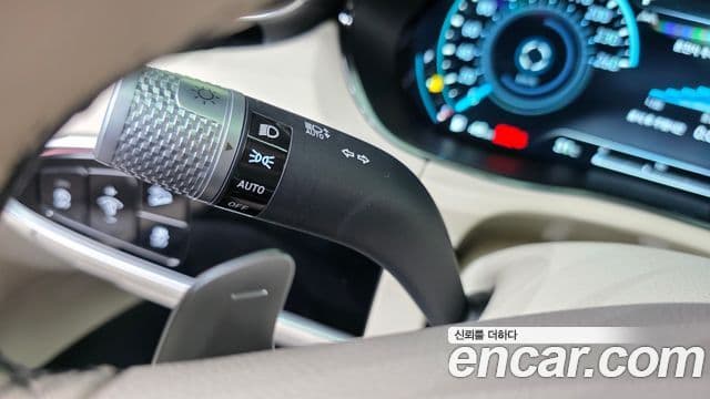 Genesis GV70 2023 — Şəkil 25/36