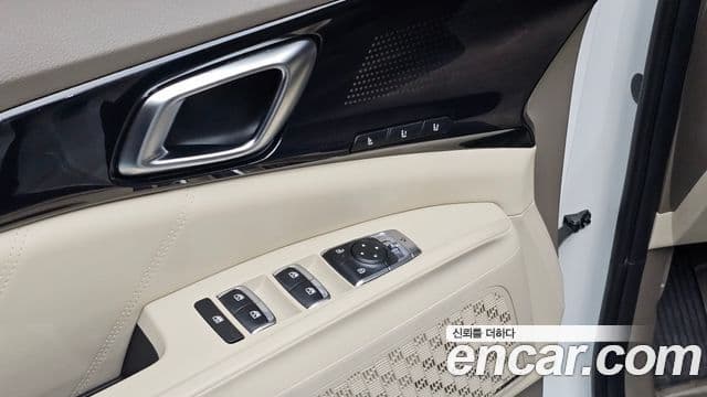 Kia Carnival 2025 — Фото 18/20