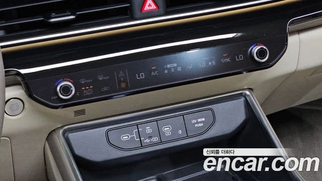 Kia Carnival 2025 — Şəkil 18/34