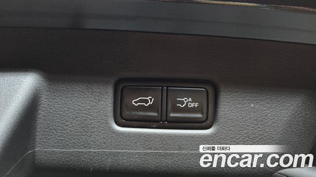 Kia Carnival 2024 — Фото 17/20