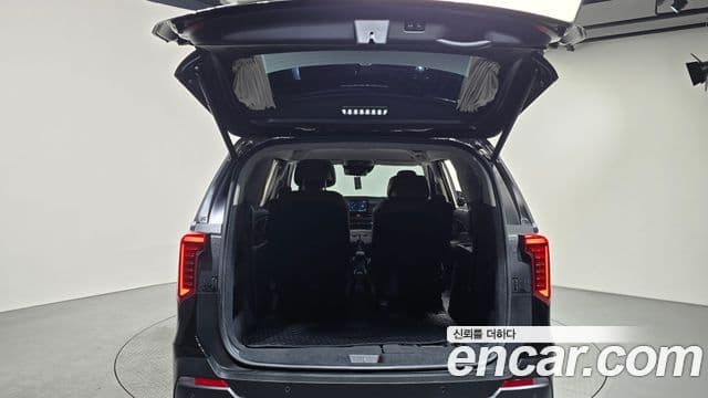 Kia Carnival 2024 — Фото 18/20