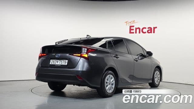Toyota Prius 2019 — Photo 4/30