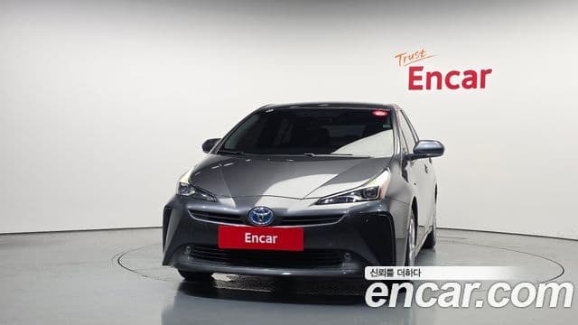 Toyota Prius 2019 — Photo 6/30