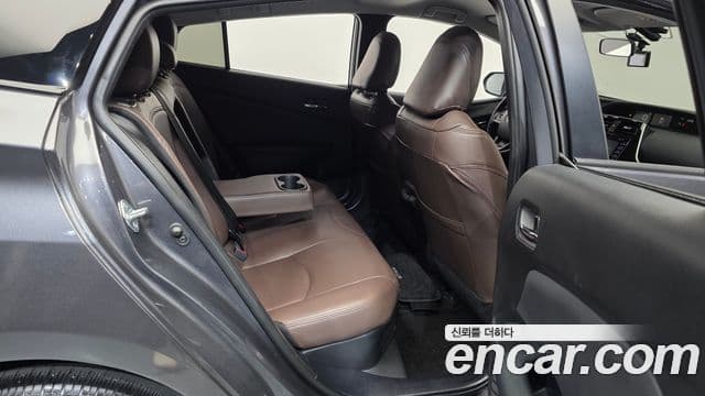 Toyota Prius 2019 — Photo 17/30