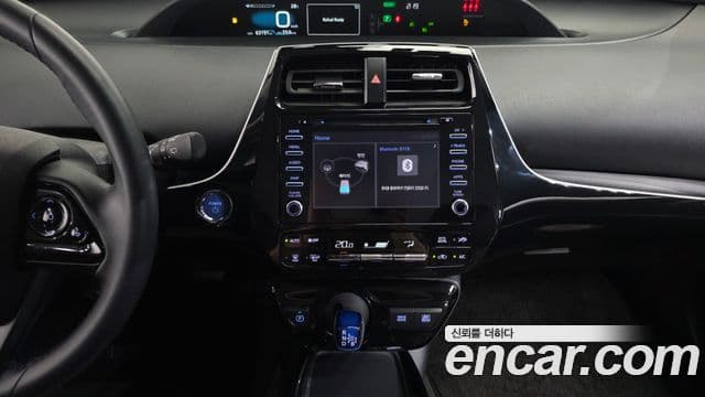Toyota Prius 2019 — Photo 8/30