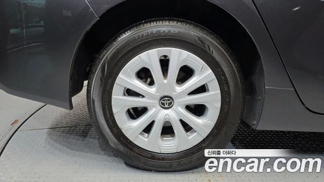 Toyota Prius 2019 — Photo 3/30