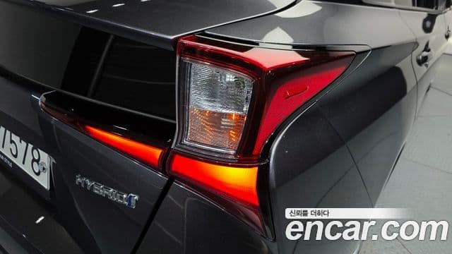 Toyota Prius 2019 — Photo 20/30