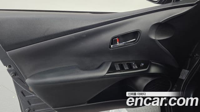 Toyota Prius 2019 — Photo 29/30