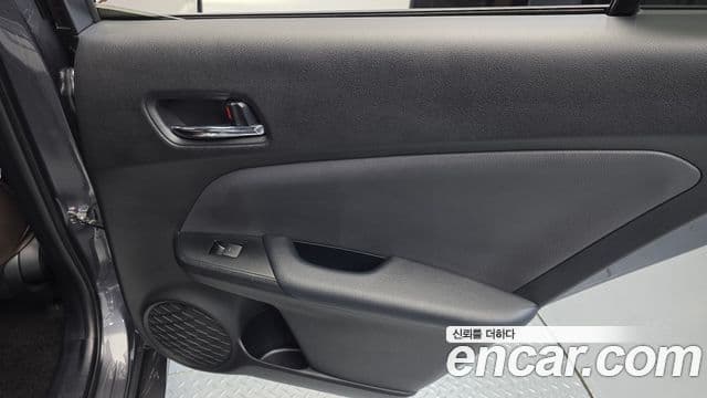 Toyota Prius 2019 — Photo 26/30