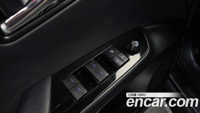 Toyota Prius 2019 — Photo 7/30