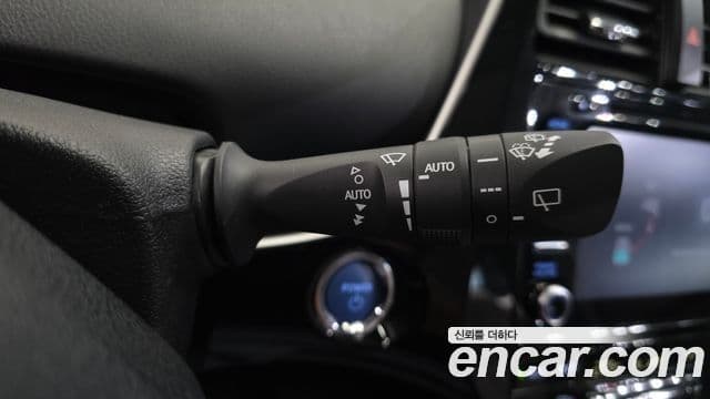 Toyota Prius 2019 — Photo 21/30