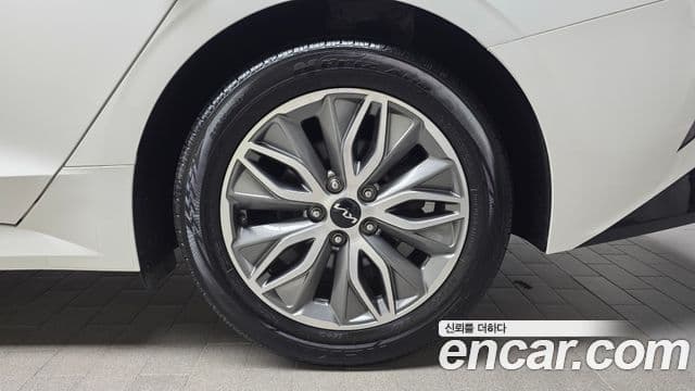 Kia K5 2022 — Photo 27/32