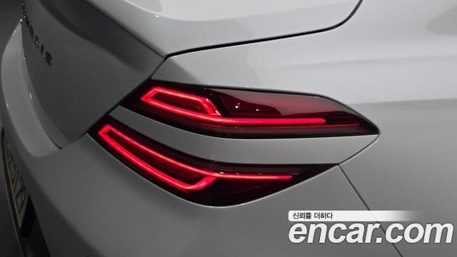 Genesis G70 2022 — Şəkil 21/34