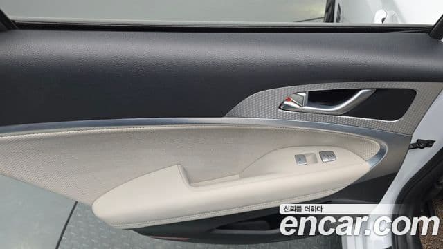 Genesis G70 2022 — Şəkil 25/34