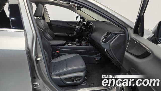 Lexus NX350h 2023 — ფოტო 23/32