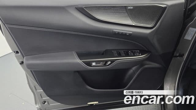Lexus NX350h 2023 — ფოტო 16/32