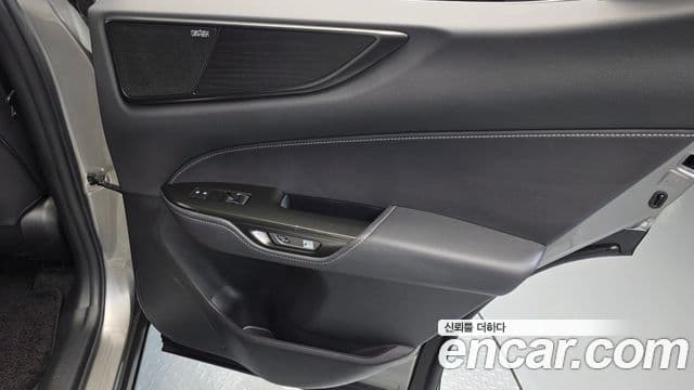 Lexus NX350h 2023 — ფოტო 19/32