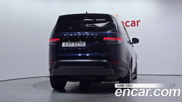 Land Rover Discovery 5 2018 — Фото 4/20