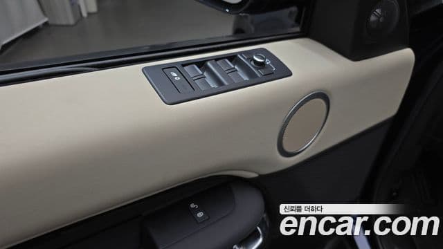 Land Rover Discovery 5 2018 — Фото 19/20