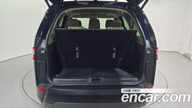 Land Rover Discovery 5 2018 — Şəkil 20/32