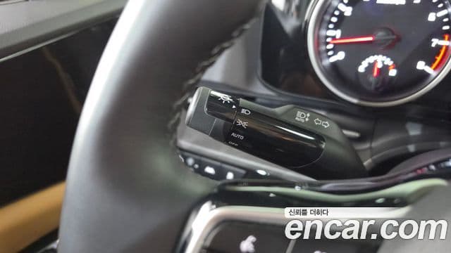 Kia Carnival 2022 — Фото 18/20