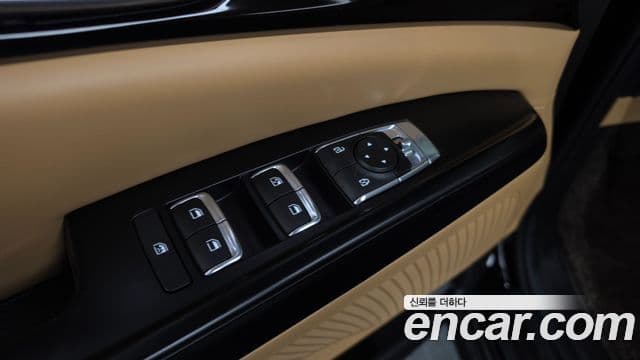 Kia Carnival 2022 — ფოტო 12/35