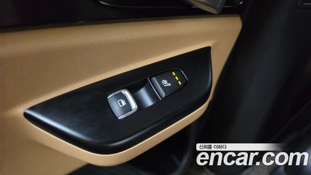 Kia Carnival 2022 — ფოტო 30/35