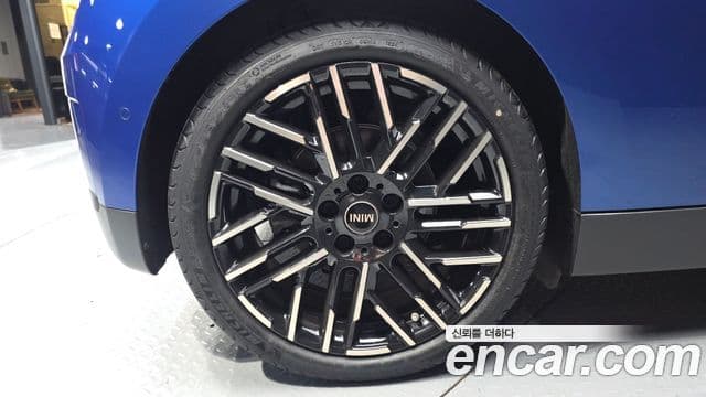 Mini Cooper Electric 2024 — ფოტო 20/20