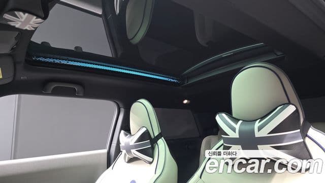 Mini Cooper Electric 2024 — ფოტო 19/20