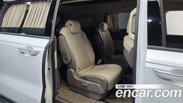 Kia Carnival 2021 — Фото 11/20