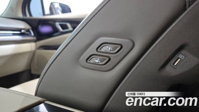 Kia Carnival 2021 — Фото 18/20
