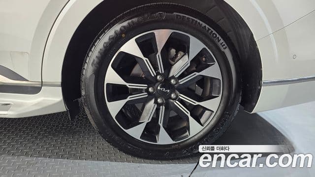 Kia Carnival 2021 — Photo 23/36