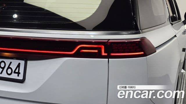 Kia Carnival 2021 — Photo 24/36