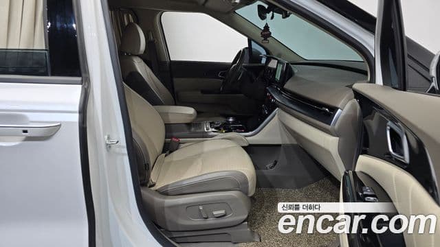 Kia Carnival 2021 — Photo 2/36