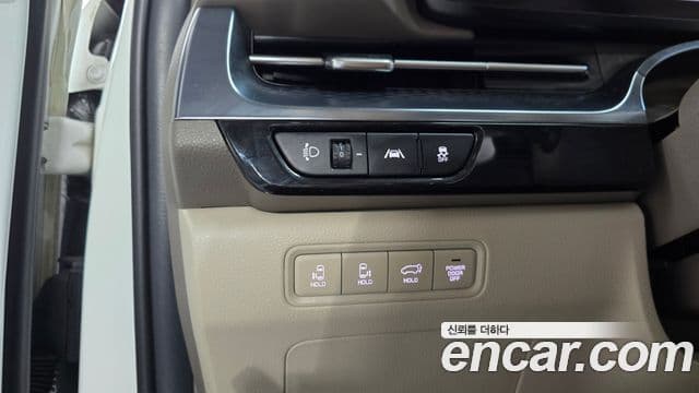 Kia Carnival 2021 — Photo 32/36