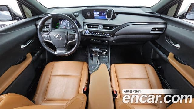 Lexus UX250h 2019 — Фото 7/20