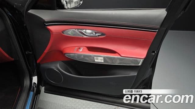 Genesis GV70 2022 — Şəkil 31/33