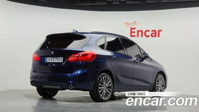 BMW 2 Series Active Tourer 2020 — Фото 2/20