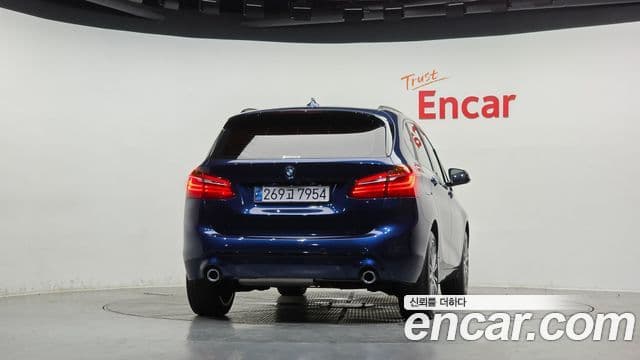 BMW 2 Series Active Tourer 2020 — Фото 4/20