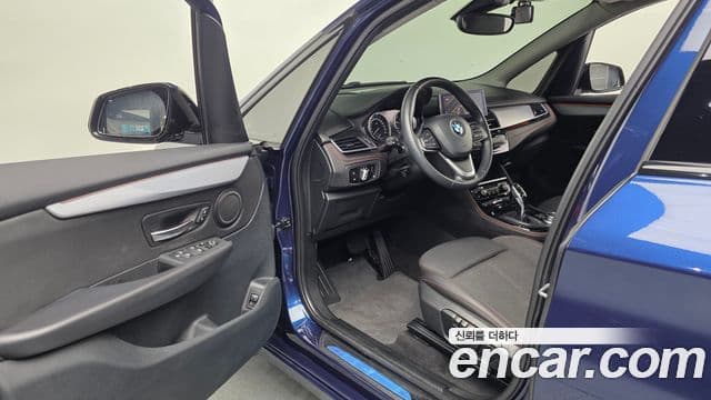 BMW 2 Series Active Tourer 2020 — Фото 10/20