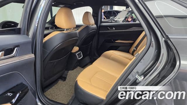 Kia K5 2021 — ფოტო 4/32